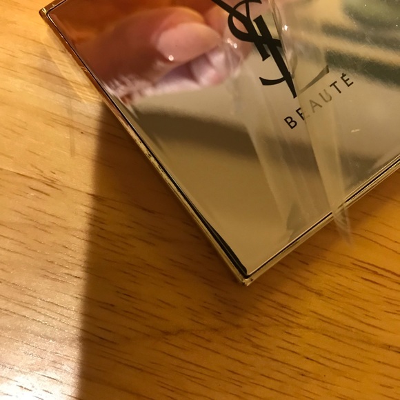 YSL Gold Compact Mirror - Picture 8 of 8